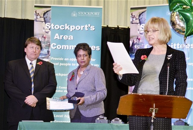 Arthur M Procter receiving his volunteer of the year award in 2012