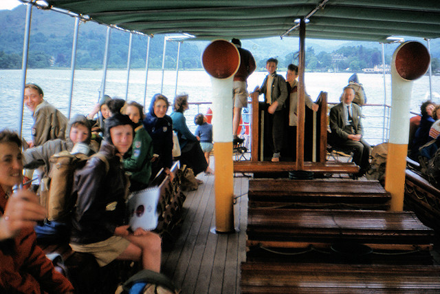 WH1959-016 Heading home on Windermere