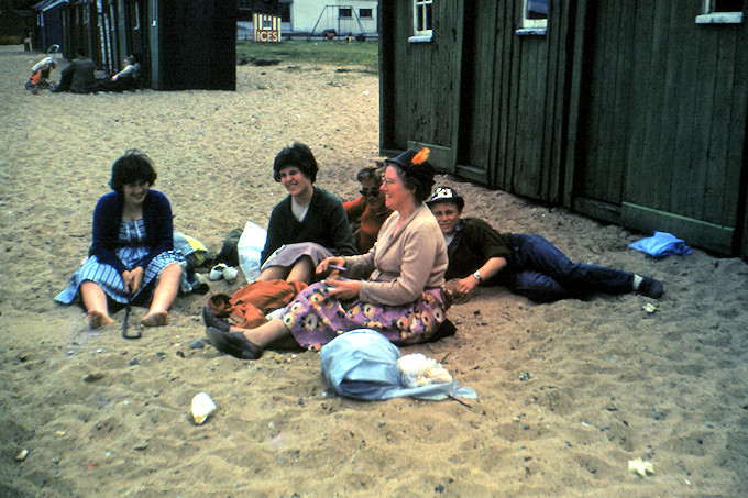 WH1961-023 Brodick beach
