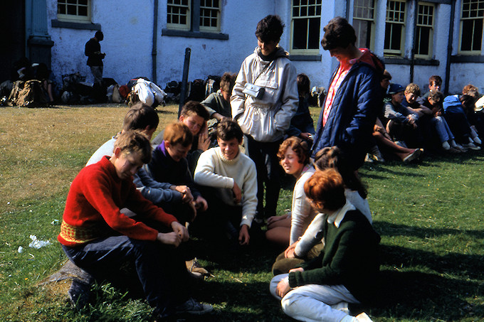 WH1968-002 Outside Lochranza Youth Hostel